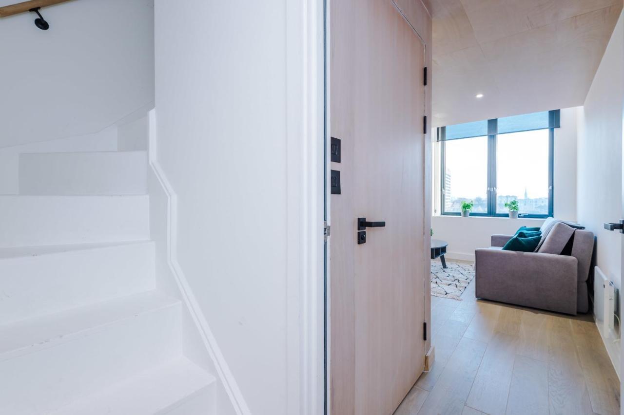 Sky Gardens - Modern Duplex Apartment